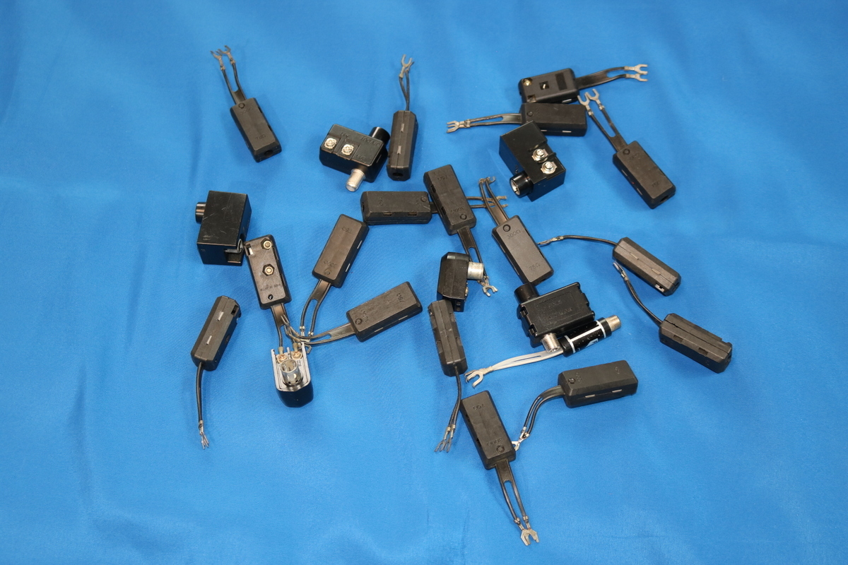 75Ω 300Ω 変換プラグ 及び UHF/VHF混合器 各種 20個以上 拍卖