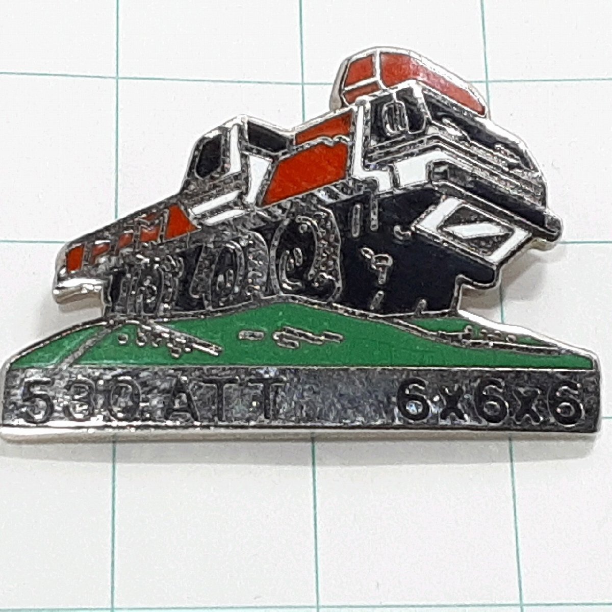 送料無料)クレーン車 Terex-PPM 530 ATT 6x6x6 レトロカー 自動車 ピンバッジ ピンズ A32049拍卖