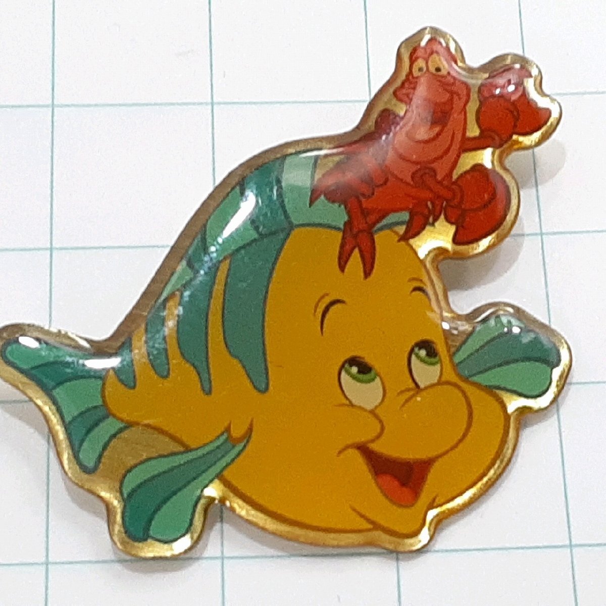 送料無料)リトルマーメイド フランダー セバスチャン ディズニー ピンバッジ PINS ピンズ A32267拍卖