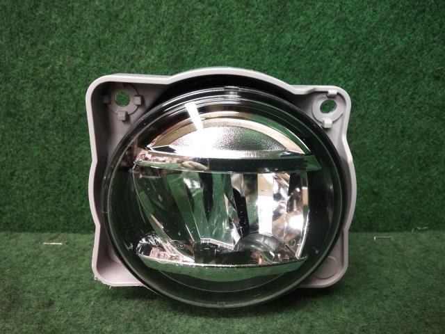ルーミー DBA-M900A 左 フォグ ランプ ライト B82拍卖