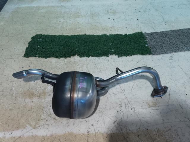 アクア DAA-NHP10 リア マフラー パイプ 8T7拍卖