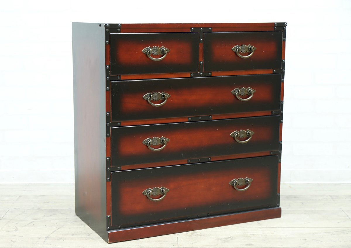 ■【I0782】★民芸チェスト★収納チェスト★和モダン★4段5杯★インテリア★民芸家具★金具付き★古民家★古民具★拍卖