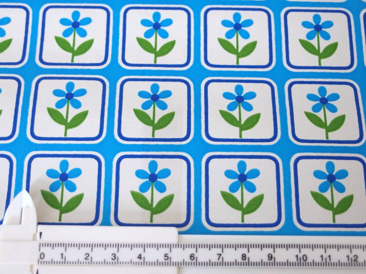 スイス製 ヴィンテージ&レトロ ワックスペーパー,包装紙 (素朴な青い花びらのお花) 50cm×50cm拍卖
