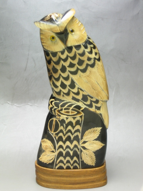 ◎●ふくろう  水牛の角(つの)製  置物   NO.75  フクロウ拍卖