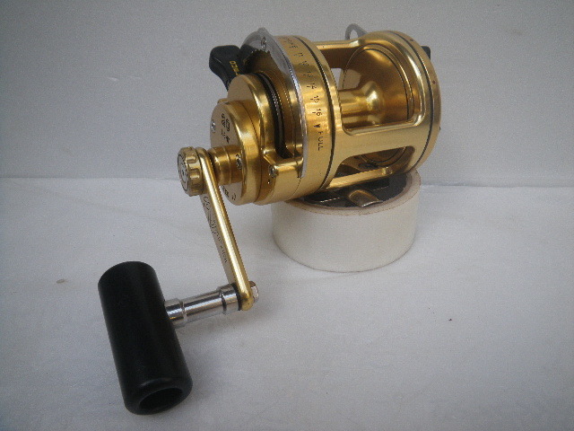 DUEL デュエル 20 ライト 線傷等有るが全体的にはキレイな方です 動作(回転.クラッチ.レバードラグ及びドラグ調整.クリック音等)確認済み拍卖