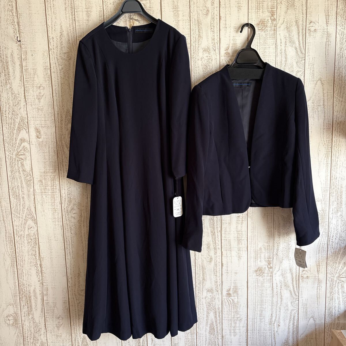 新品 セットアップ 定価¥5万8300円 ノーカラージャケット&ロングワンピース拍卖