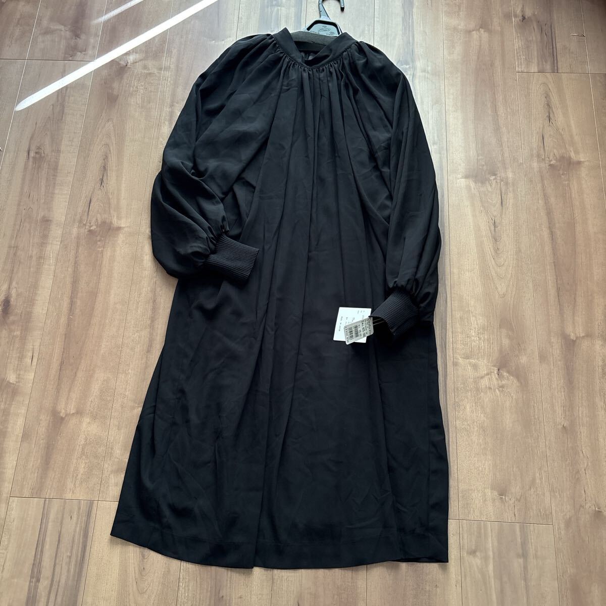 新品 rire fete 定価¥2万5000円 スコットクラブ 黒 ワンピース拍卖