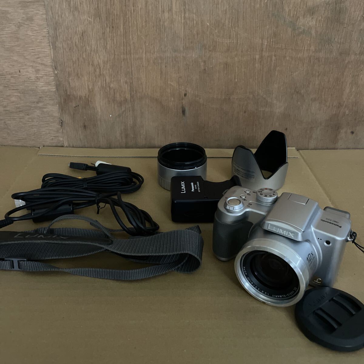 Panasonic LUMIX DMC-FZ5 コンパクトデジタルカメラ デジタルカメラ 撮影確認済み 現状品として拍卖