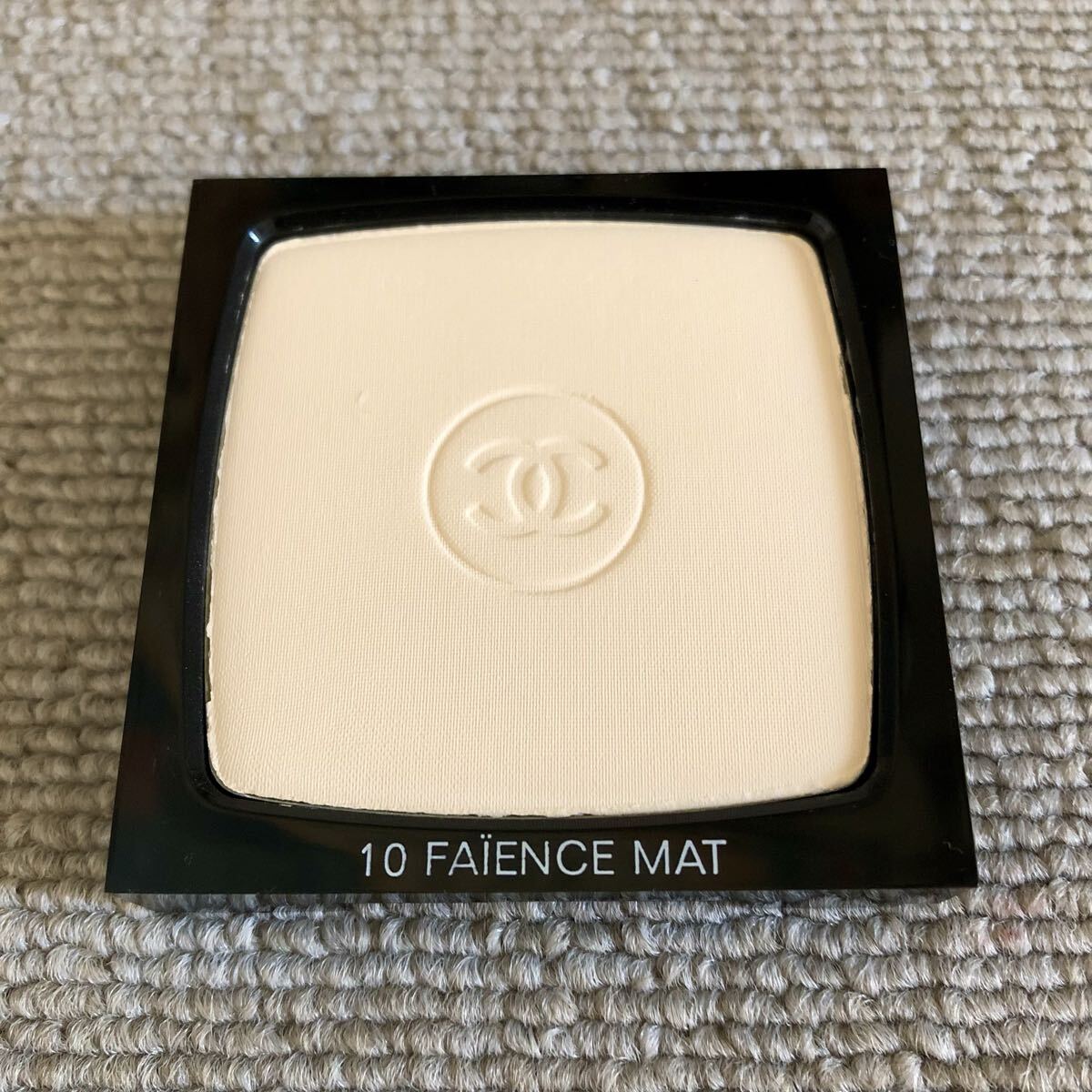 《送料無料》シャネル ピュルテ マット プードゥル コントロール(フェイスパウダー)10 ファイヤンスマット 未使用 テスター拍卖