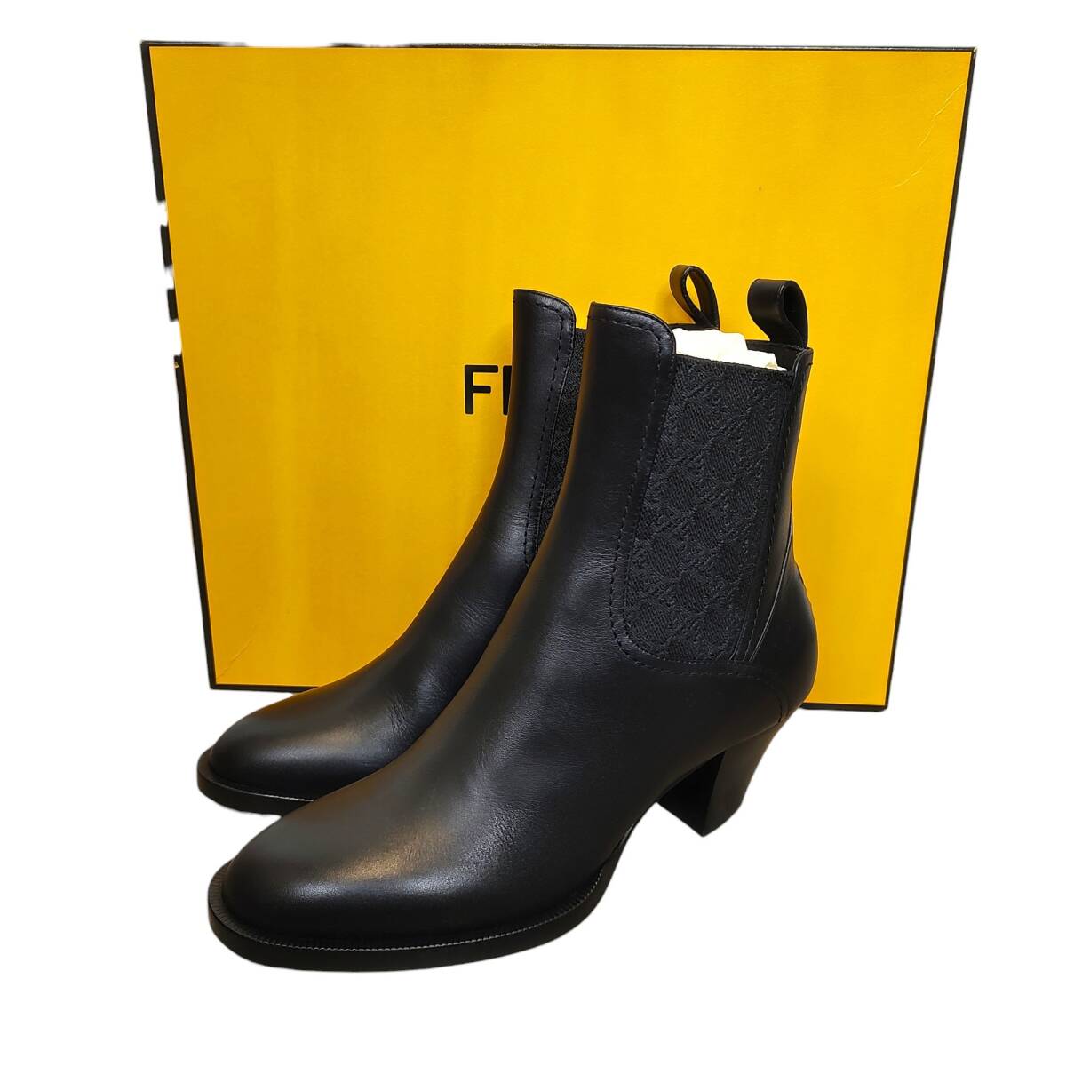 FENDI フェンディ ショートブーツ 38 ブラック レディース拍卖