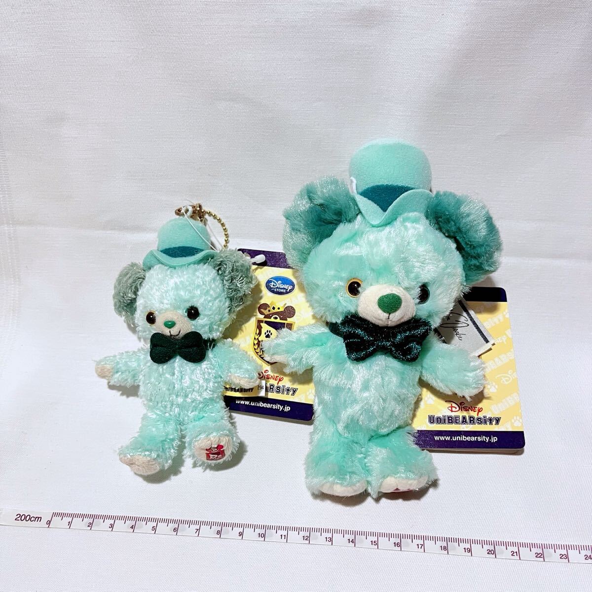 ディズニー【UniBEARsity(ユニベアシティ)】バッジ付きチェーン ぬいぐるみ 2体セット【ミントティー】アリス マッドハッター 帽子屋拍卖
