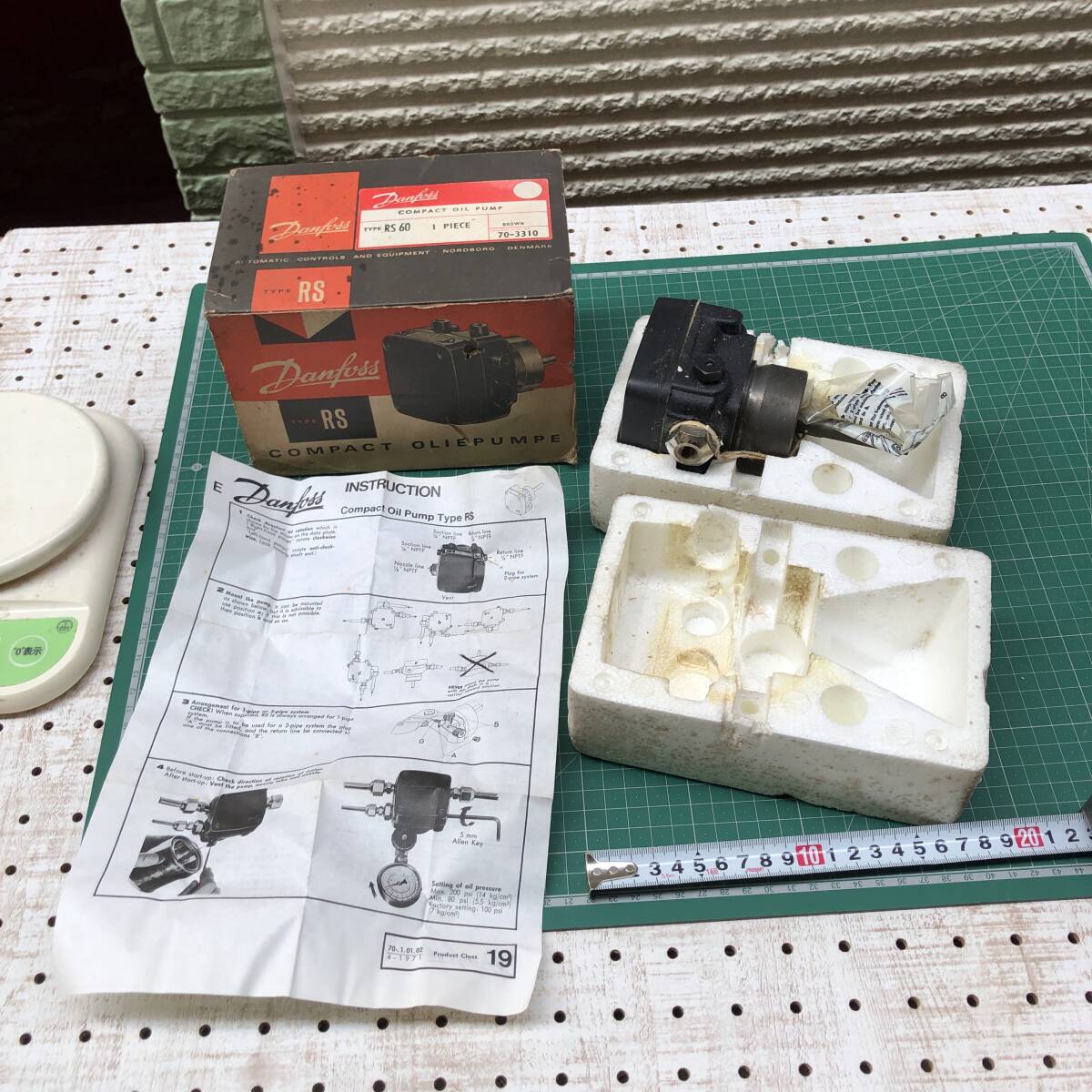 水道設備屋から 未使用保管品 箱、取説付 ● Danfoss COMPACT OIL PUMP TYPE RS 60、現状品拍卖