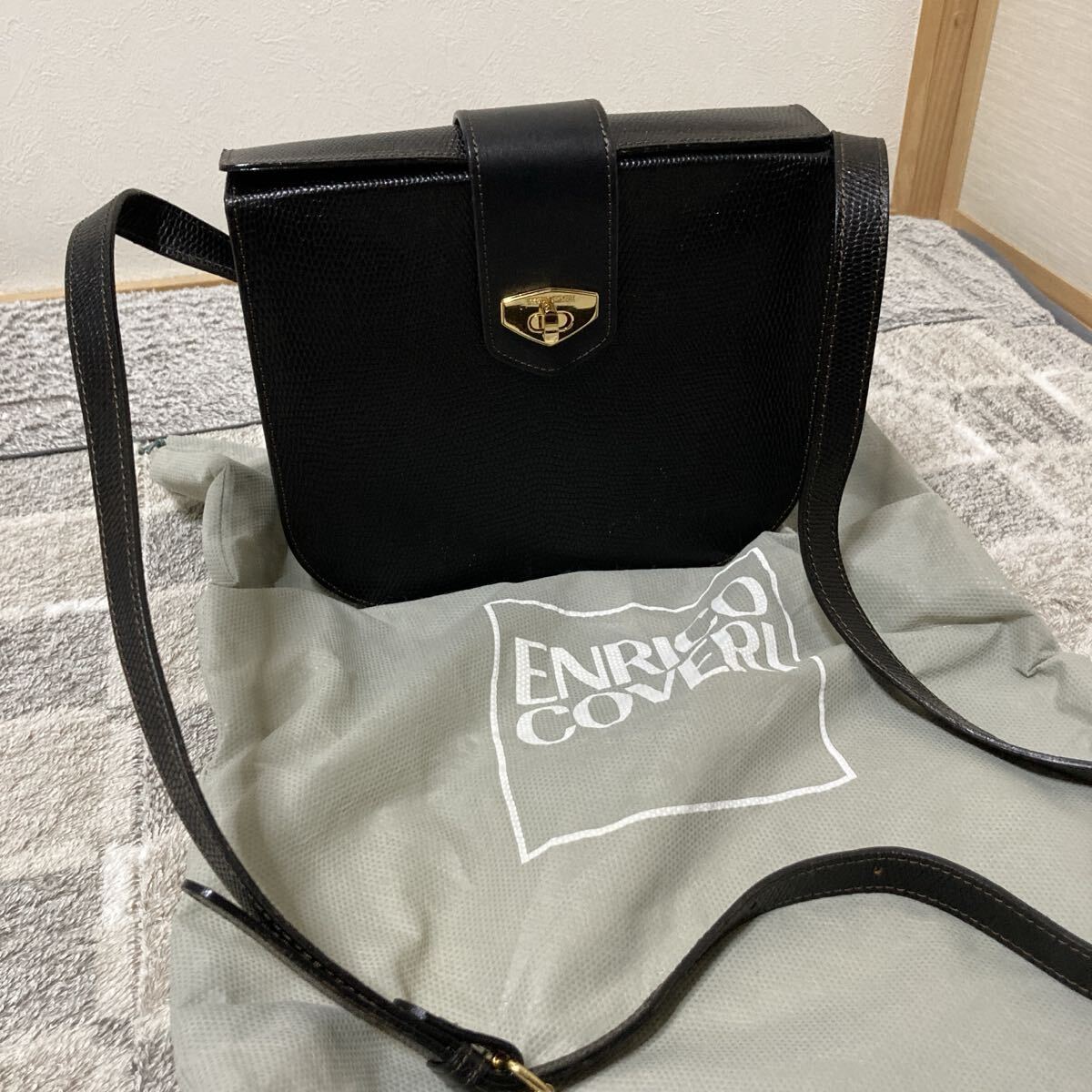 美品 エンリココベリ ENRICO COVERI ショルダーバッグ ブラック ゴールド金具 斜め掛け ヴィンテージ拍卖