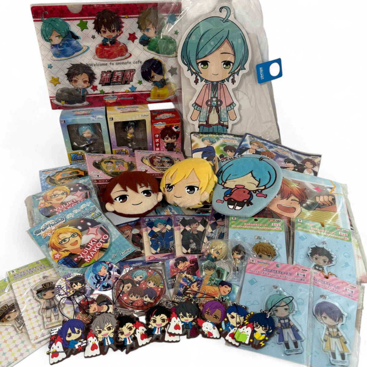 M7-1256 あんさんぶるスターズ グッズ まとめ売り Tシャツ キーホルダー フィギュア 缶バッジ あんスタ 拍卖
