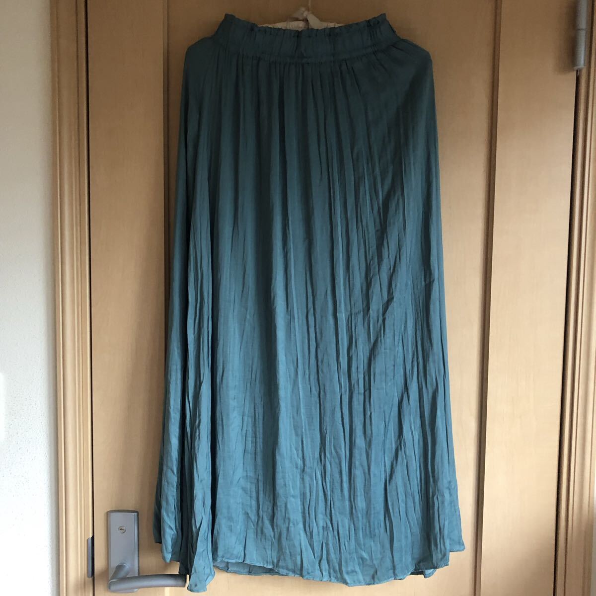 アーバンリサーチドアーズ ロングスカート プリーツ ウエストゴム M グリーン系拍卖