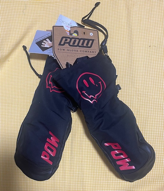 【即決】新品・未使用 POW KB PRO MITT BLACK Mサイズ THINSULATE 暖かく防水通気性OK パウミトンブラックレッドニコちゃん52%OFF激安拍卖