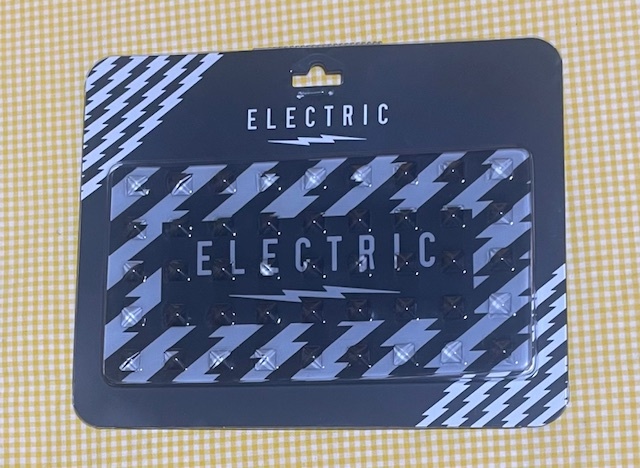 【即決】新品・未使用ELECTRIC DECK PAD SQUARE VOLT デッキパッドエレクトリック スクエアボルト 大人気 グリップ抜群 28%OFF拍卖