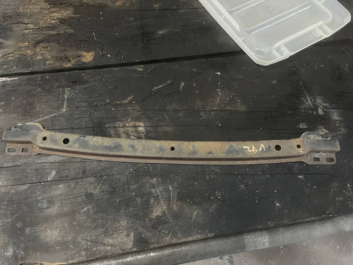 日産 スカイライン 34 フロントバンパーリテーナー ブラケット ヘッドライトステー日産 拍卖