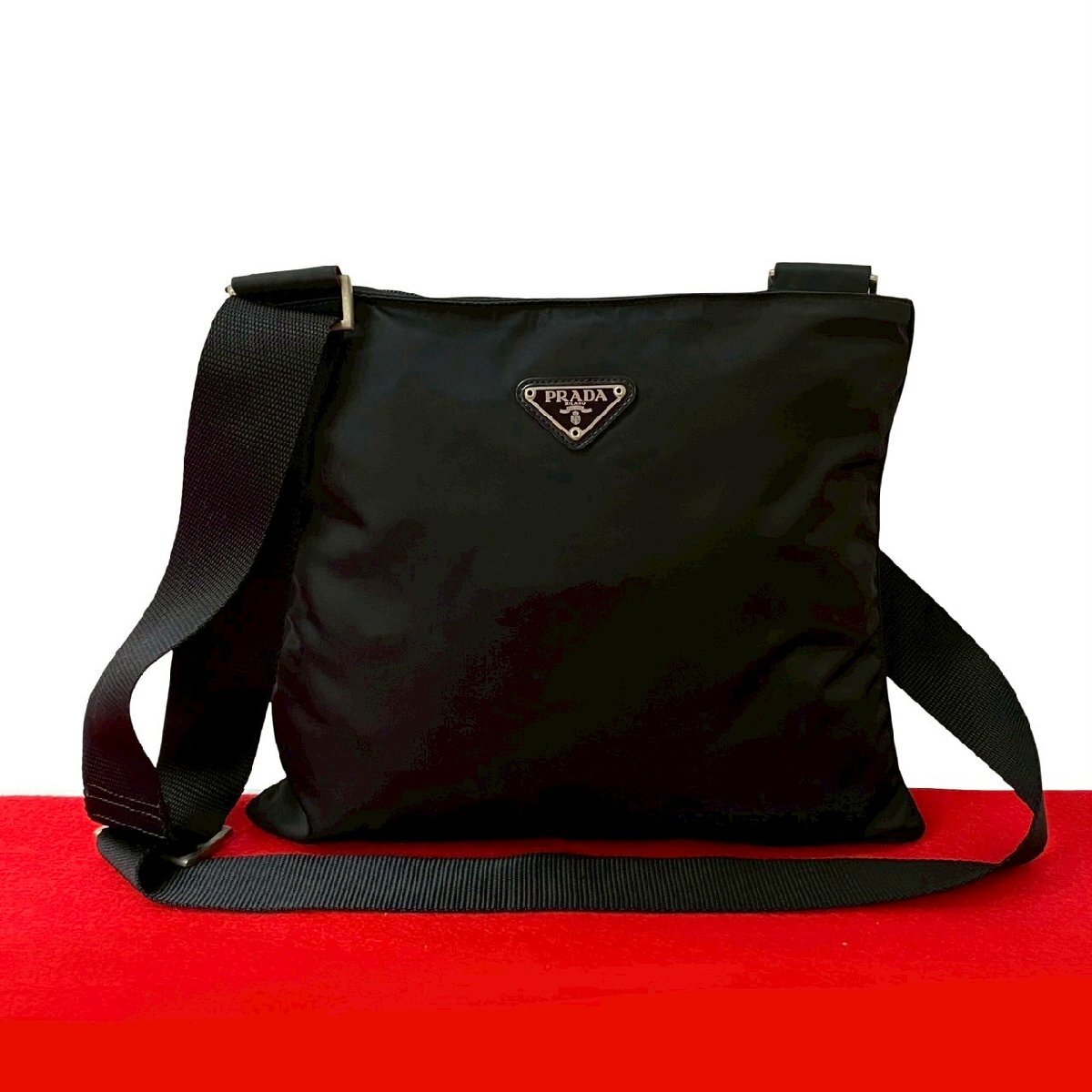 極 美品 PRADA プラダ 三角ロゴ プレート 金具 テスート ナイロン ショルダーバッグ ポシェット サコッシュ ブラック 黒 55316拍卖