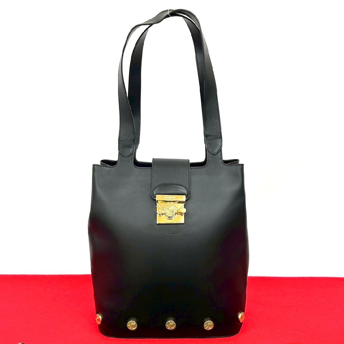 極 美品 Salvatore Ferragamo サルヴァトーレフェラガモ パンプス金具 ヒールモチーフ レザー セミ ショルダーバッグ ブラック 29557拍卖