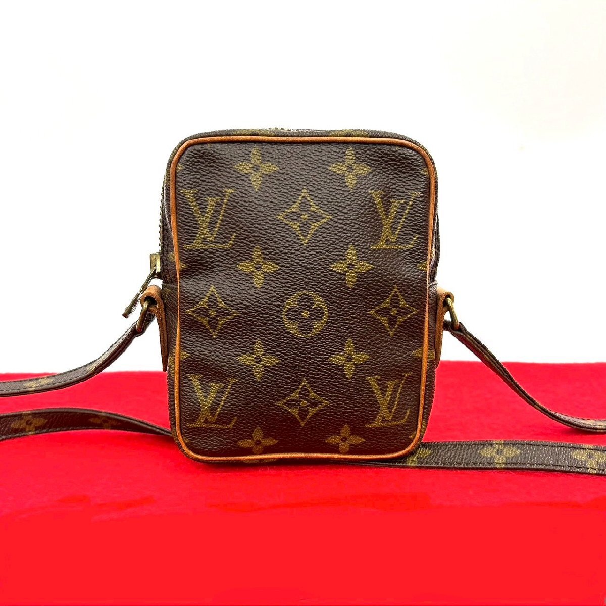 極 美品 LOUIS VUITTON ルイヴィトン ミニ ダヌーブ モノグラム レザー 本革 ミニ ショルダーバッグ ポシェット ブラウン 429-5拍卖