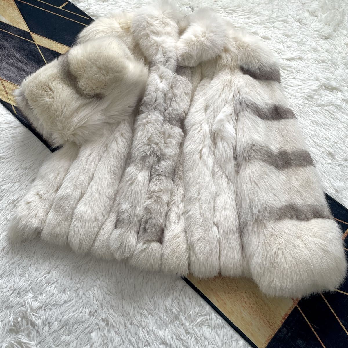 肉厚◎/総丈78 染めデザイン/シャドーフォックス/サガ/SAGA FOX フォックス ファーコート リアルファー 本毛皮 L 毛並み◎ ボリューム◎ 狐拍卖