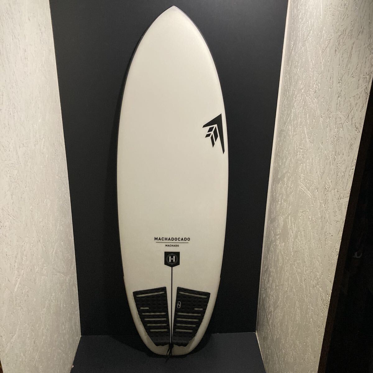 中古 美品 FIREWIRE SURFBOARDS Machado Cado 5'2 ファイヤーワイヤー サーフボード ROB ロブ マチャド カド パフォーマンス 小波拍卖