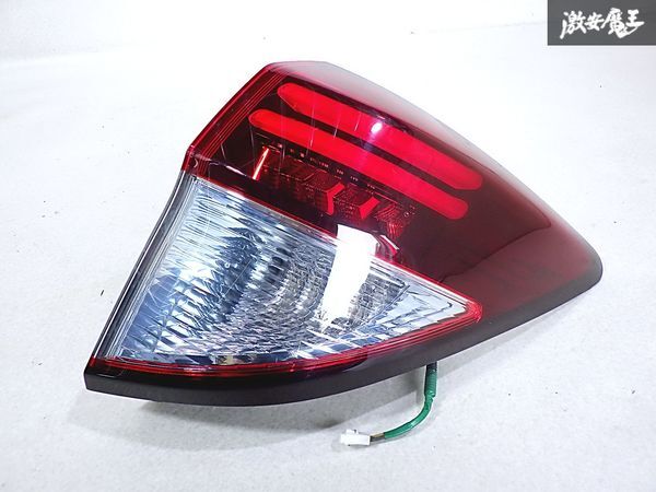★点灯OK★ ホンダ 純正 RU3 RU4 ヴェゼル ハイブリッド HV 前期 テールライト アウター 外側 右 右側 運転席側 KOITO 220-62164 棚P-2拍卖