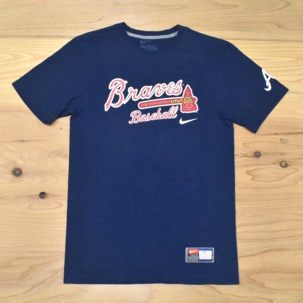 USA古着 NIKE MLB アトランタブレーブス ロゴ Tシャツ sizeS 紺 ネイビー ナイキ 野球 スポーツ チーム アメリカ アメカジ 袖ロゴ拍卖
