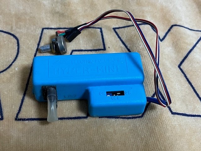 ☆エンジン用 スモークポンプ☆プロポでON/OFFができる☆オイル量を調整できる☆サイズ約9 x 4.5x2.8cm☆☆(F-6)拍卖