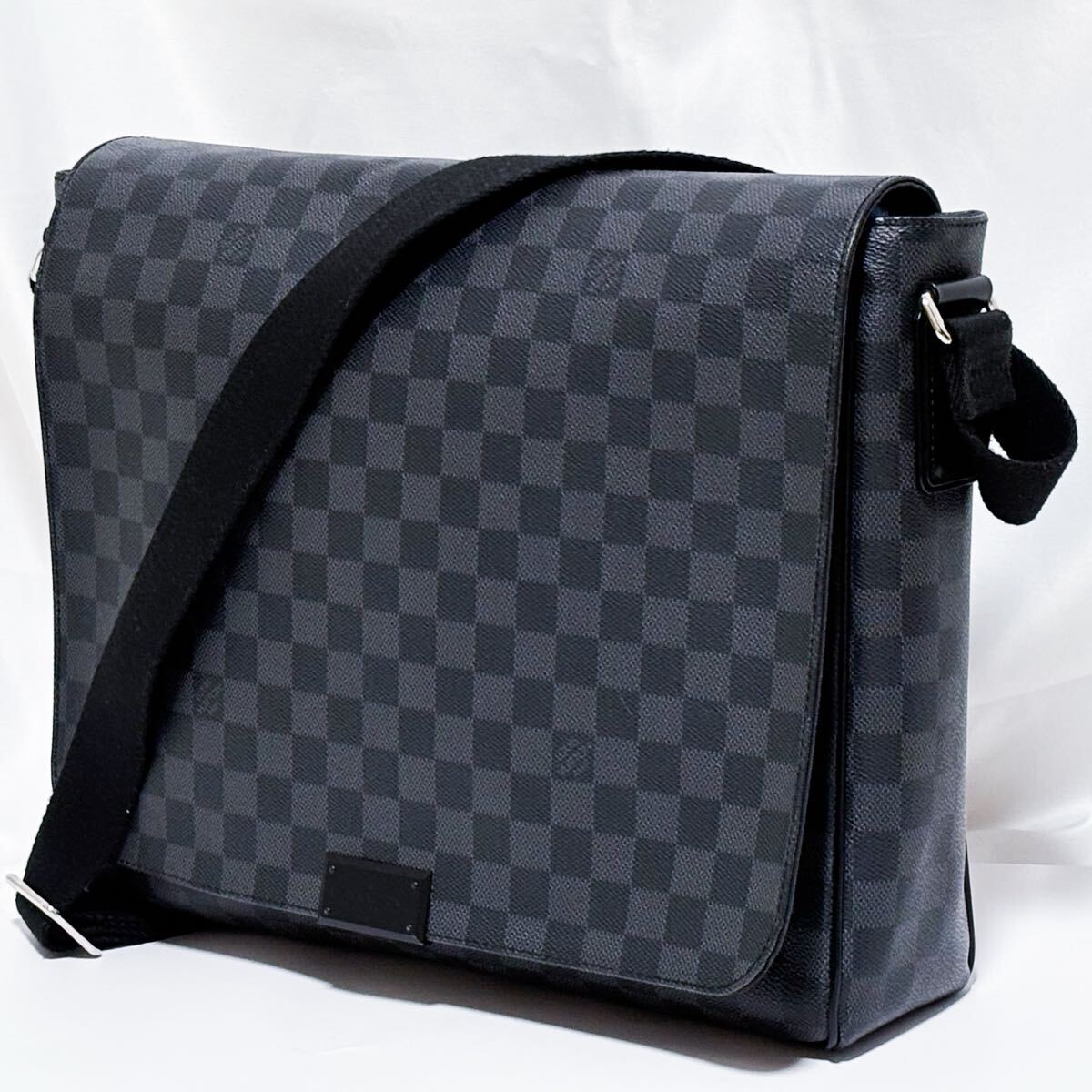 【極美品】ルイヴィトン ディストリクト MM メッセンジャー ショルダーバッグ拍卖