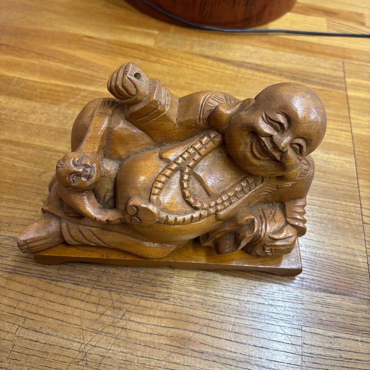 B9-37 木製 置物 布袋様 寝てる布袋様 拍卖