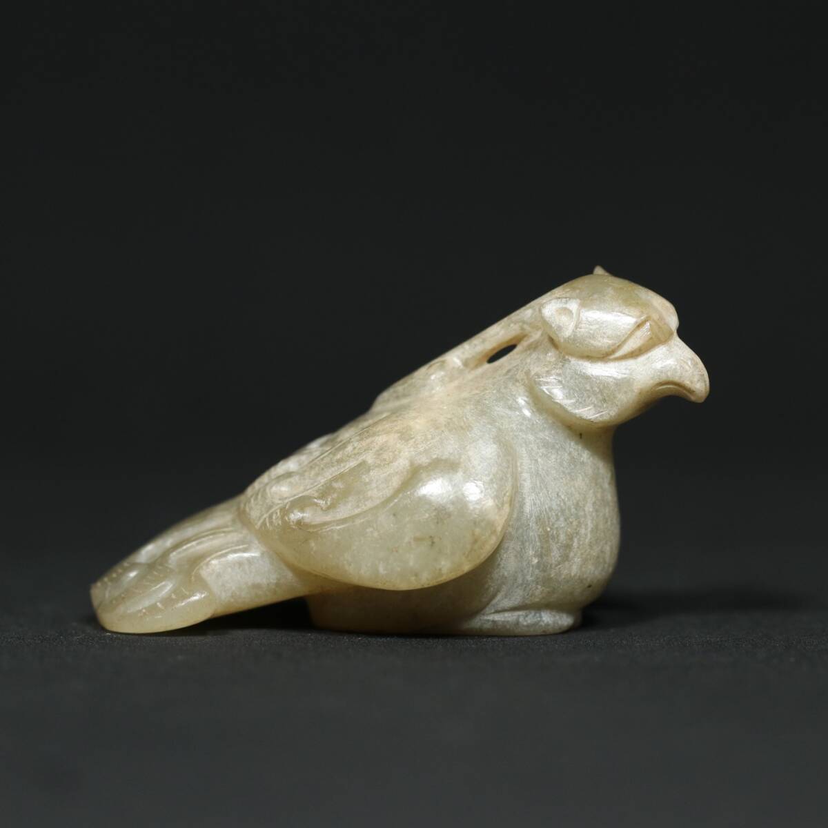 zz8|8149 和田玉 人間国宝【漢代の老和田玉【玉鳥】の飾りです 】 中国古玩 中国骨董 伝世珍品 風水秘蔵 伝世家珍 收藏品 置物 拍卖