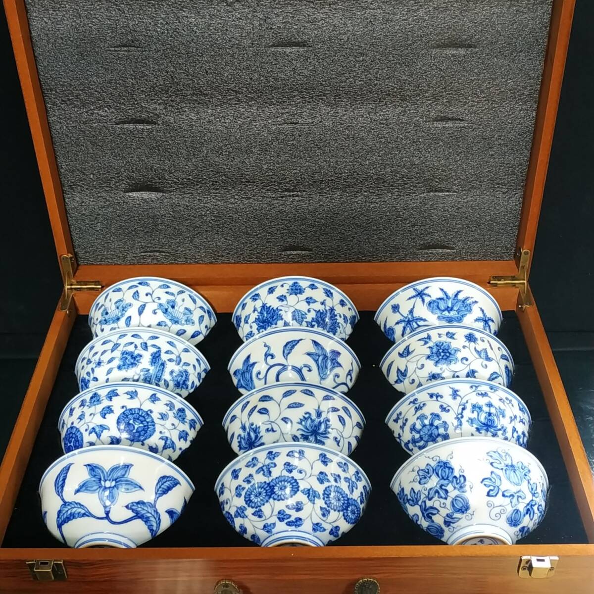zz8|8177 中国磁器 陶芸 磁器『大明成化青花手画十二宮碗』施釉陶 古代工芸品 陶芸 精美彫 置物 收藏品拍卖