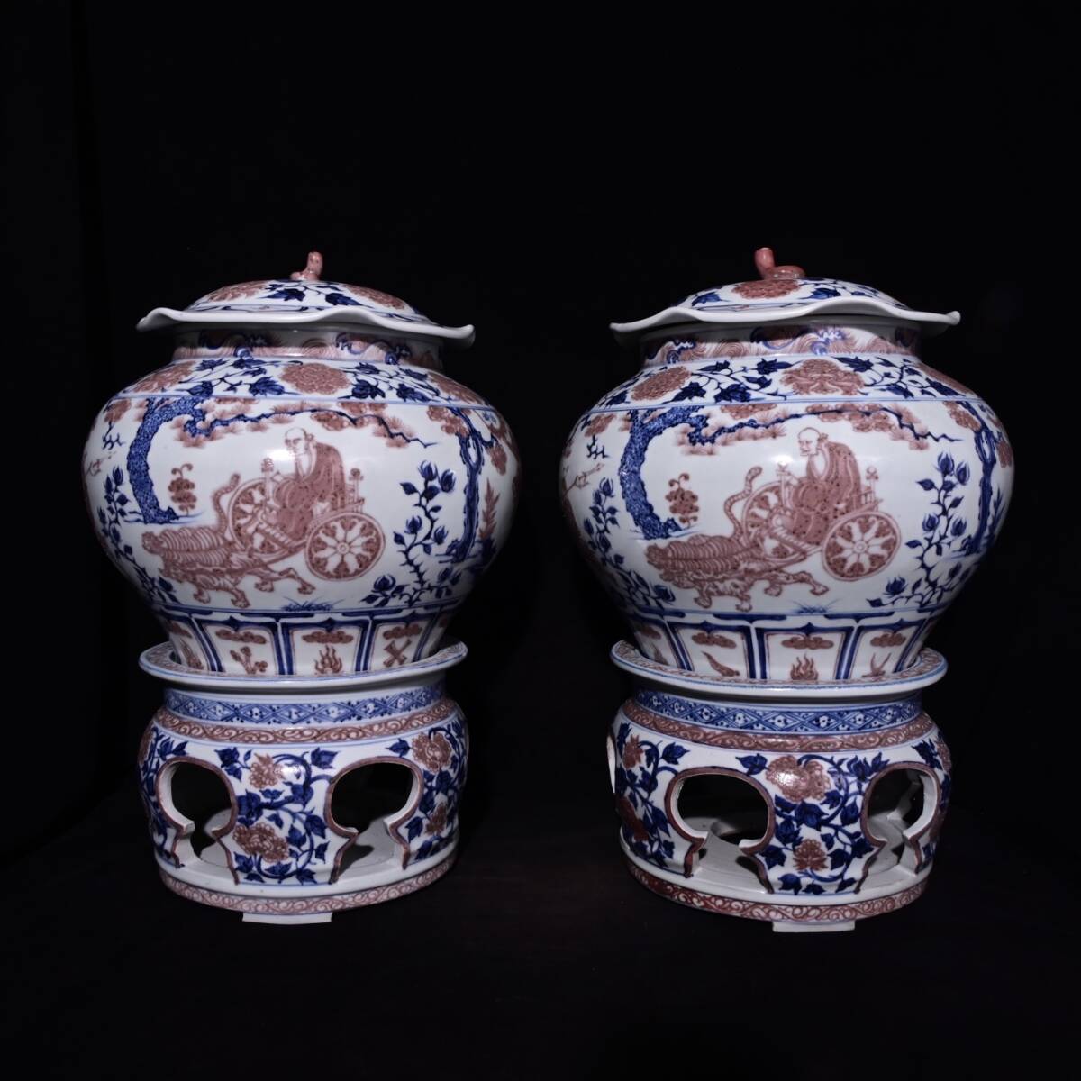 zz9|7077 中国磁器 陶芸 磁器『元青花釉里紅鬼谷子下山人物故事紋帯台座蓮の葉蓋缶』施釉陶 古代工芸品 陶芸 精美彫 置物 收藏品拍卖