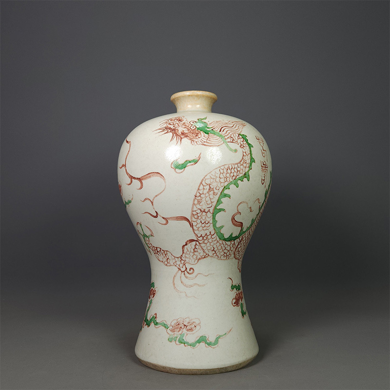 zz8|8160 中国磁器 陶芸 磁器『元代の紅緑彩龍紋梅瓶です』施釉陶 古代工芸品 陶芸 精美彫 置物 收藏品拍卖