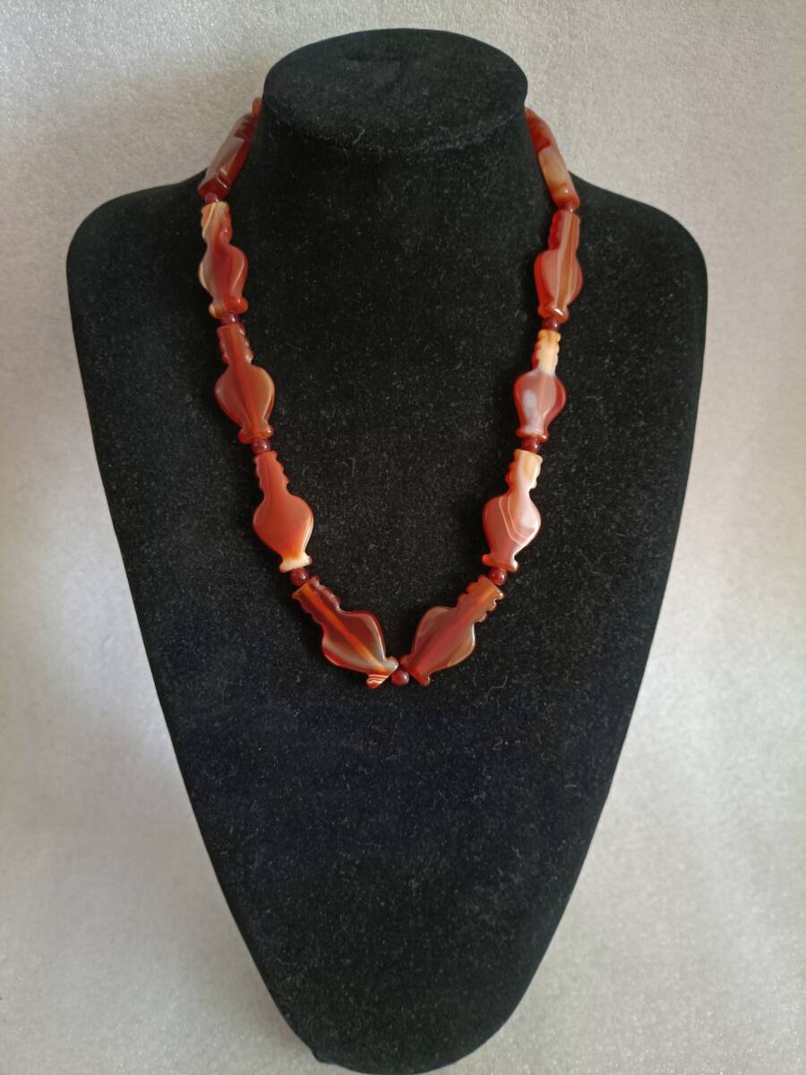 zz8|8119 和田玉 人間国宝【古い瑪瑙のネックレスです 】 中国古玩 中国骨董 伝世珍品 風水秘蔵 伝世家珍 收藏品 置物 拍卖