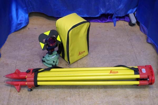 ライカ/Leica 1素子プリズム光学求心セット(ソフトケース付き)+木製三脚 GST05/1セット拍卖