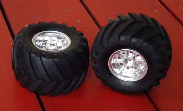 ★▲ワイルドウイリーリアタイヤホイール(2本セット)19805619(レターパック)拍卖