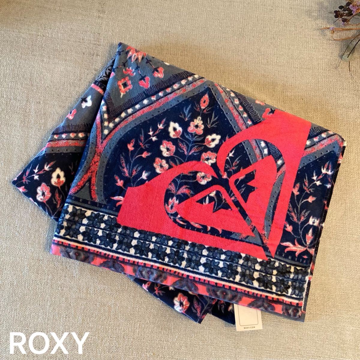 ROXY ビーチタオル バスタオル 大判 シート ロキシー 未使用 美品 ピンク ロゴ 花柄 タオルブランケット 拍卖