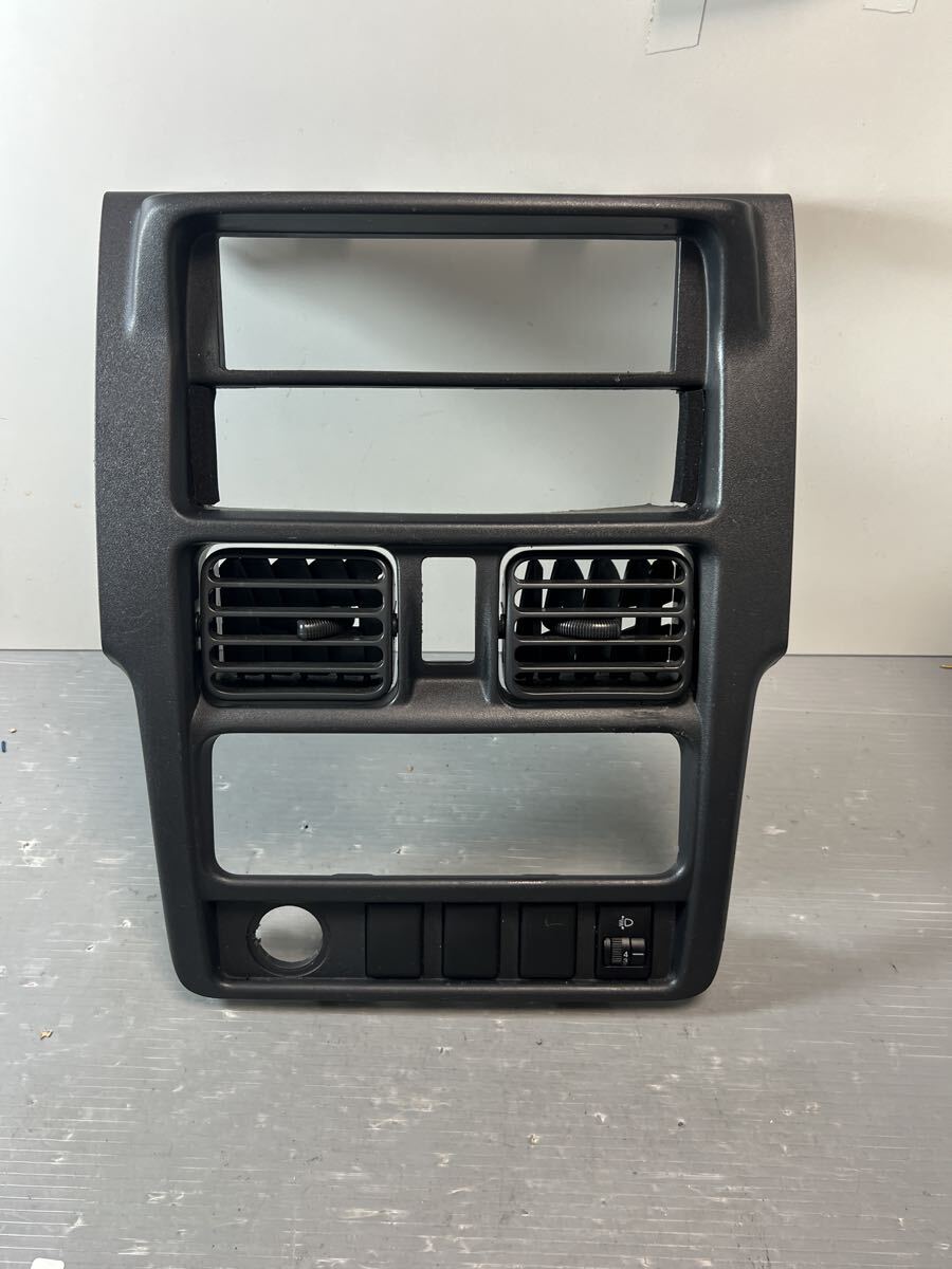 スズキ DA16T キャリイ オーディオパネル ナビパネル センターパネル カプラ 中古品です。拍卖