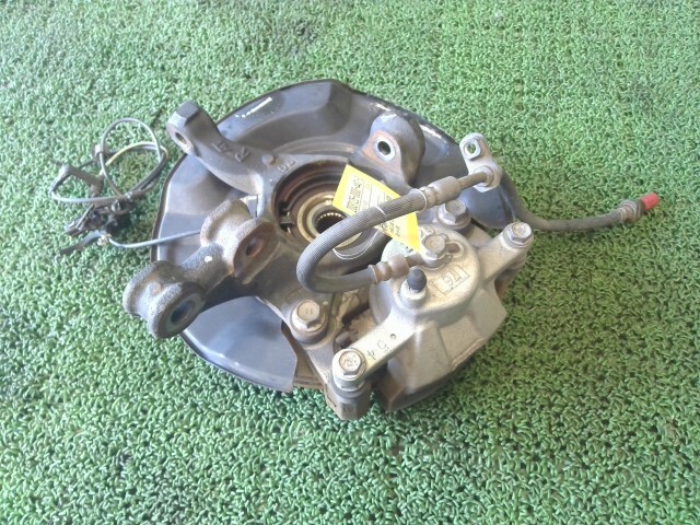 アクア DAA-NHP10 右フロントナックルハブ 右F 8V7 43211-52050拍卖