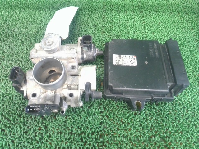キャリィ EBD-DA63T スロットルボディ 26U 33920-67HN1 13400-67H21 33920-67HN0 エンジンコンピューター付き拍卖
