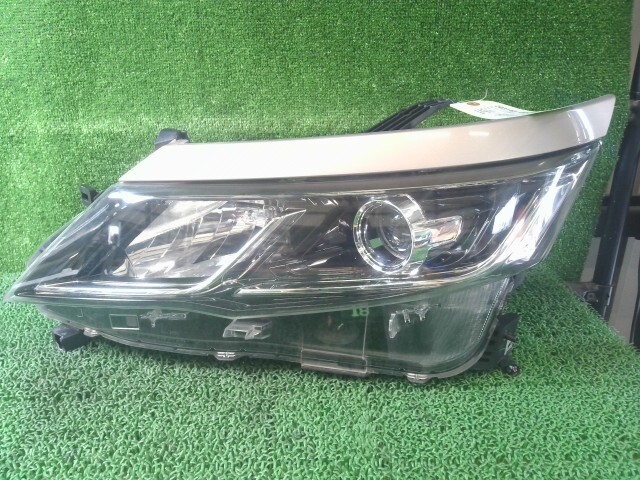 セレナ DAA-GNC27 左ヘッドランプ HAG 100-23721 26060-5TF5A拍卖
