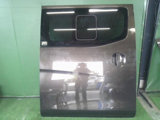 NV350キャラバン LDF-VW2E26 右リアドア 右Rドア KBE 82300-3XU1A H210M-3XUBA拍卖