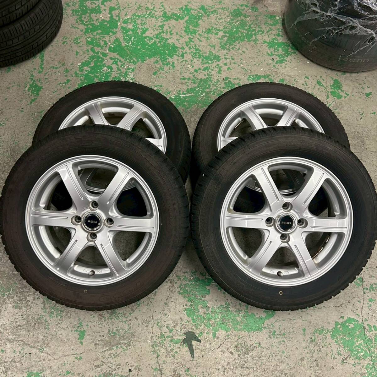 4穴■FEID 溝あり TOYO GARIT スタッドレス 175/65R15 4本 ■090609K拍卖