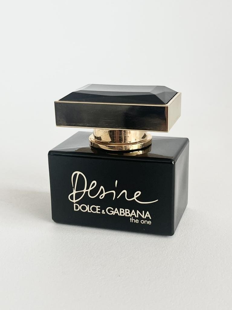 【送料込】DOLCE&GABBANA ドルチェ&ガッバーナ ザ・ワン デザイアーオードパルファム 30mL オリエンタルフローラル ほぼ満量 香水 6456978拍卖