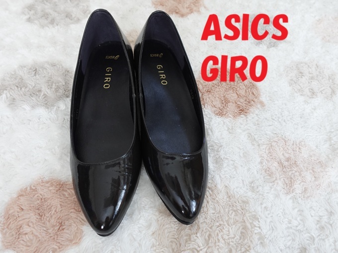 新品同様☆ASICS GIRO エナメル フラットシューズ アシックス ジーロ 黒 EE 22.5 カッターシューズ パンプス拍卖