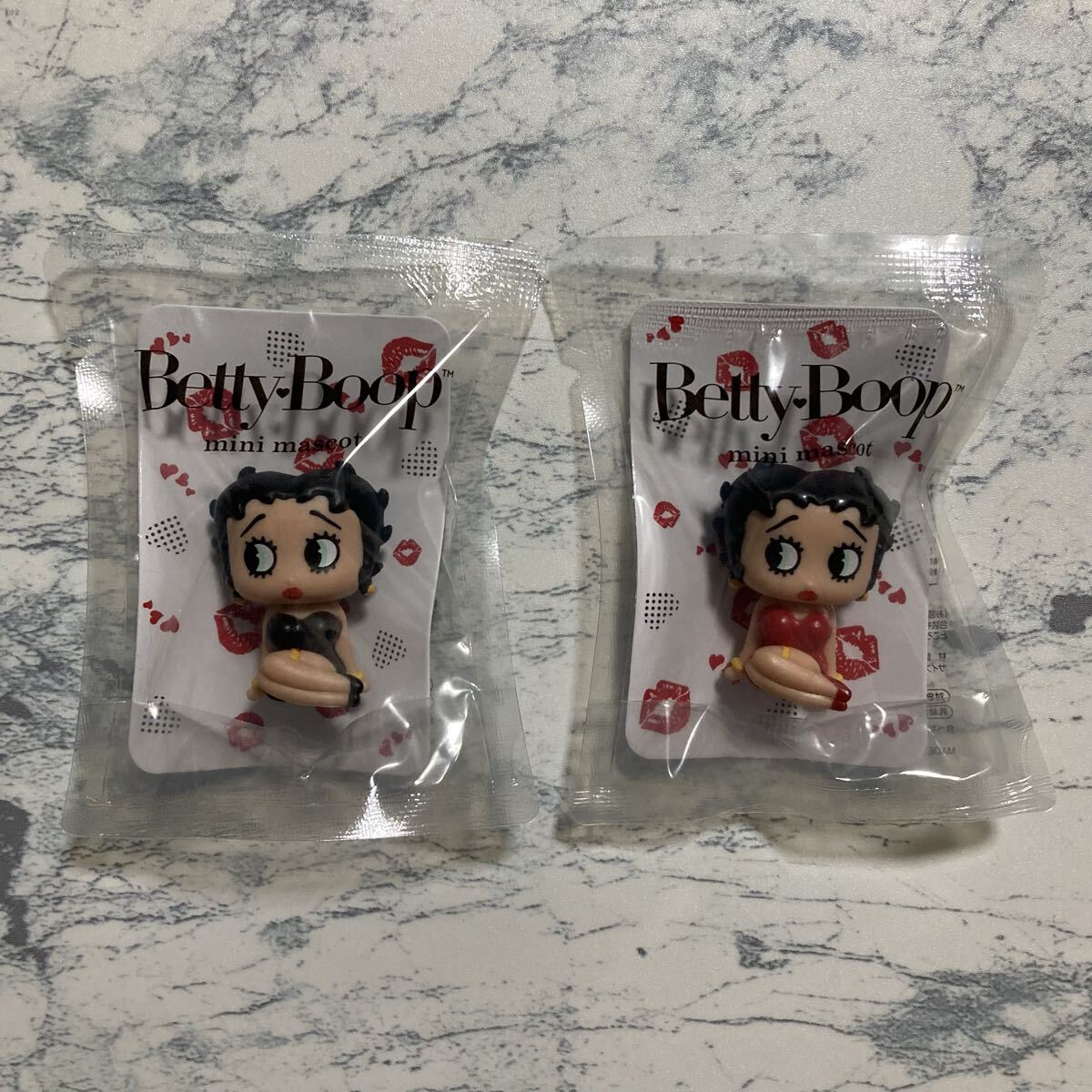 新品未使用 Betty Boop ベティちゃん ミニマスコット 黒/赤 2個セット拍卖