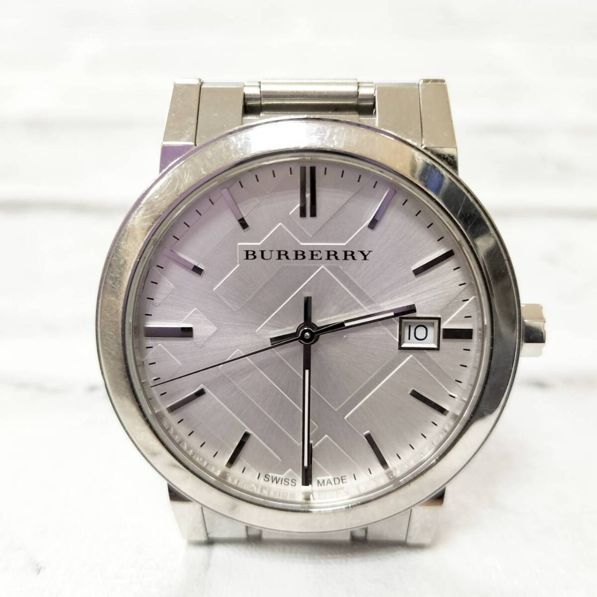 BURBERRY バーバリー メンズ 腕時計 QZ シルバー 文字盤 シティ BU9000 50M/165 FEET デイト クオーツ 稼働品 現状品 【25685拍卖